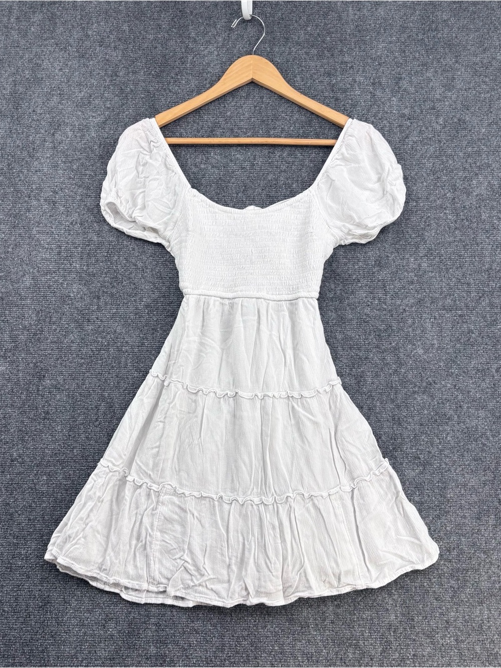 Hollister White Milkmaid Smocked Puff Sleeve Tiered Tie Back Mini Dress Size XS